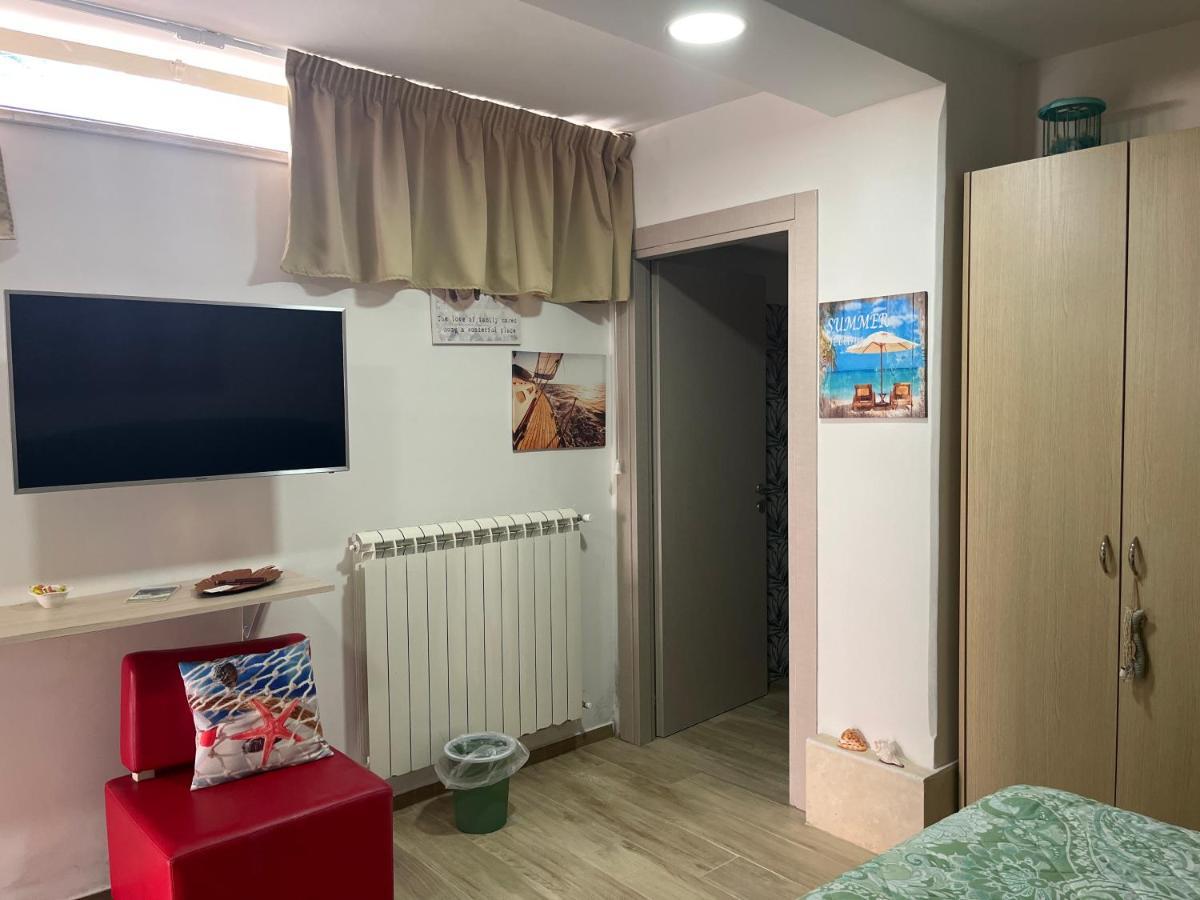 Camera Eden Hotel Формия Екстериор снимка