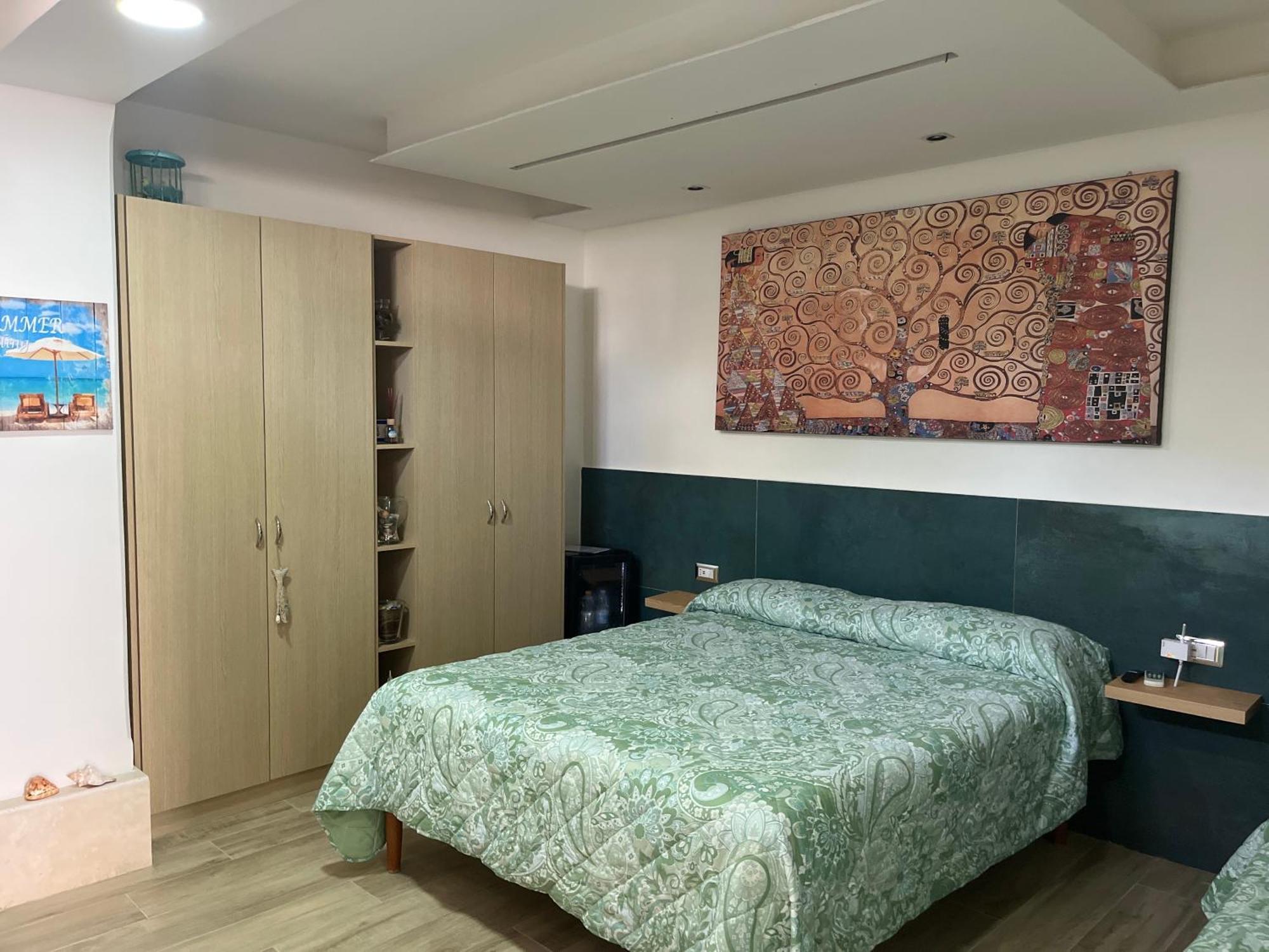 Camera Eden Hotel Формия Екстериор снимка